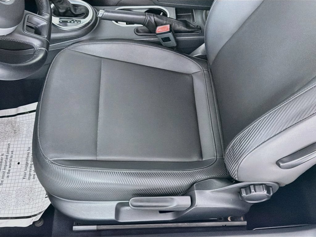 Used 2014 Volkswagen Beetle TDI FWD image 17