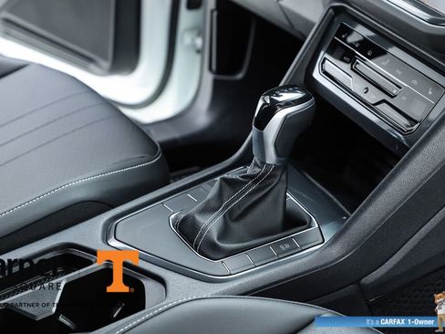 Used 2023 Volkswagen Tiguan SE image 33