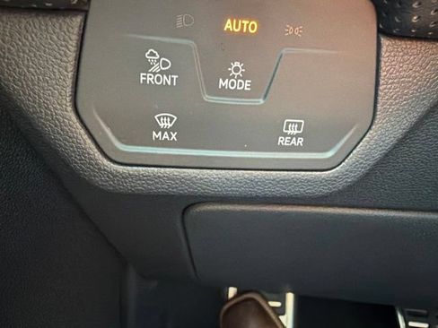Used 2024 Volkswagen Atlas Cross Sport SEL Premium R-Line AWD/4WD image 18
