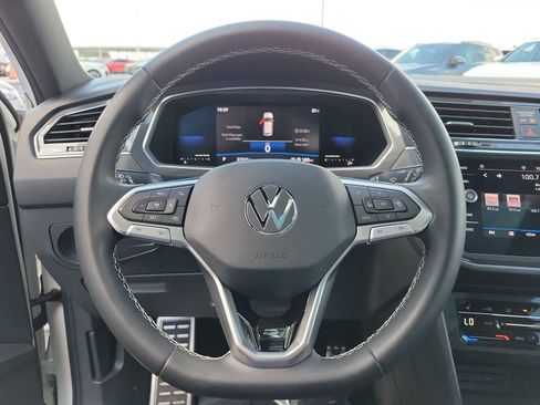 Used 2023 Volkswagen Tiguan SE R-Line FWD image 21