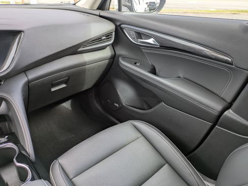 Used 2022 Buick Envision Essence w/ Technology Package I image 19