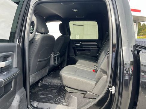Used 2019 RAM 2500 Big Horn w/ Black Appearance Package AWD/4WD image 12