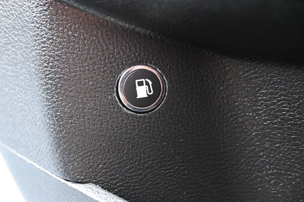Used 2022 Dodge Charger R/T w/ Blacktop Package RWD image 16