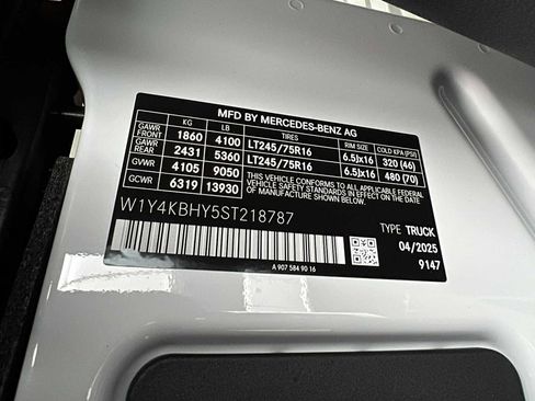 Used 2025 Mercedes-Benz Sprinter 2500 image 35