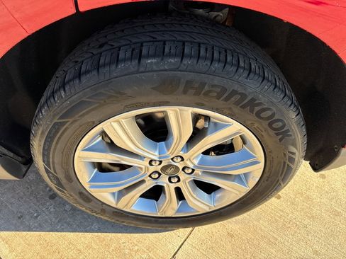 Used 2024 Ford Edge Titanium image 19