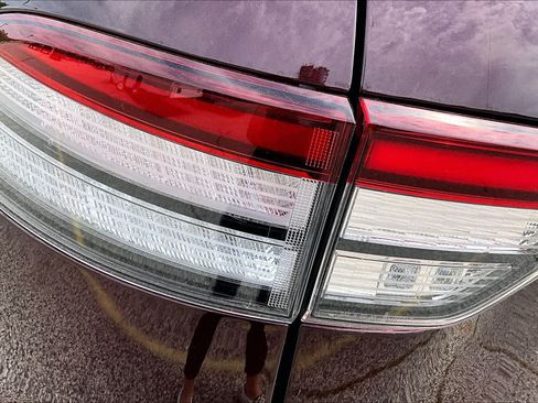 Used 2022 Lincoln Aviator Grand Touring w/ Equipment Group 301A AWD/4WD image 28
