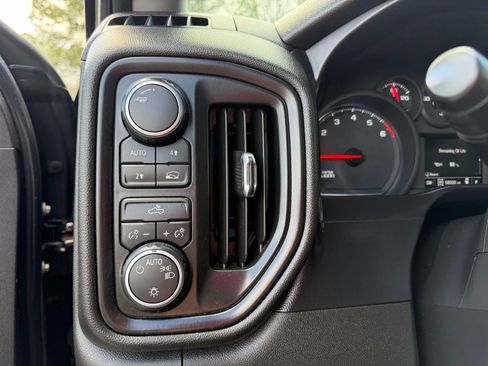 Used 2019 Chevrolet Silverado 1500 Custom image 20