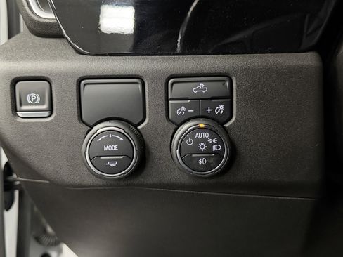 Used 2022 Chevrolet Silverado 1500 RST image 26