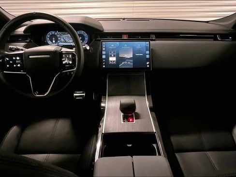 Certified 2026 Land Rover Range Rover Velar Dynamic SE AWD/4WD image 18