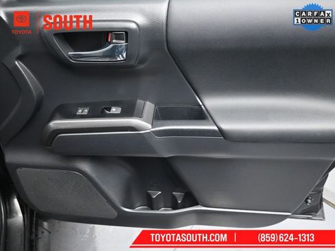 Used 2023 Toyota Tacoma TRD Off-Road image 27