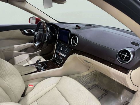 Used 2018 Mercedes-Benz SL 550 image 31