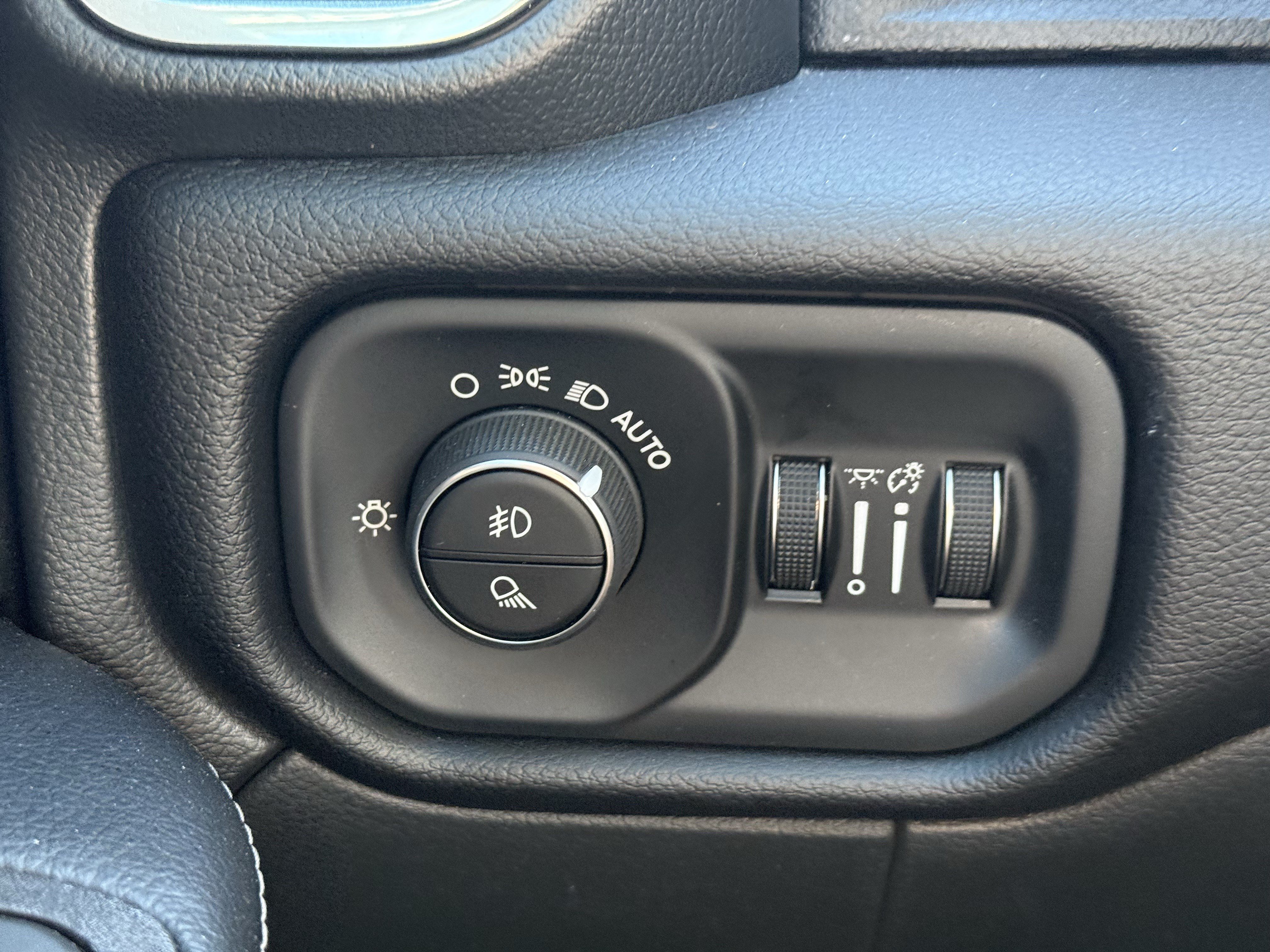 Used 2026 RAM 2500 Laramie w/ Night Edition AWD/4WD image 23
