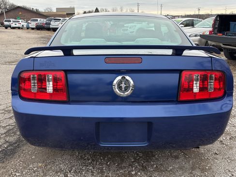 Used 2005 Ford Mustang Deluxe image 14