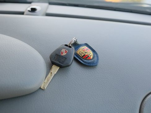 Used 2003 Porsche 911 Cabriolet image 10