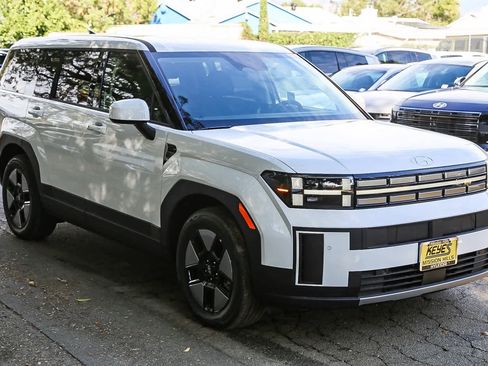 New 2026 Hyundai Santa Fe SE image 3