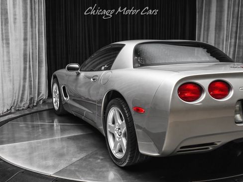 Used 1999 Chevrolet Corvette Coupe w/ Lighting Pkg RWD image 27