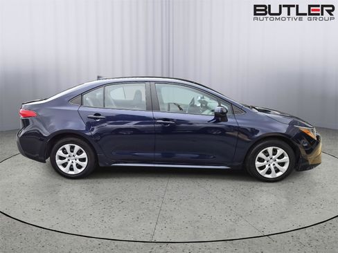 Used 2024 Toyota Corolla LE FWD image 4