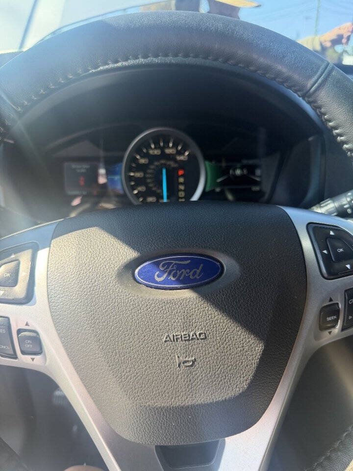 Used 2015 Ford Explorer XLT w/ Equipment Group 202A AWD/4WD image 6