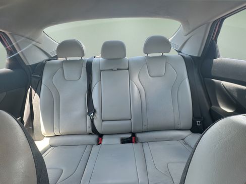 Used 2021 Hyundai Elantra Limited FWD image 19