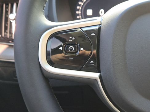 Used 2026 Volvo XC90 T8 Ultra image 31