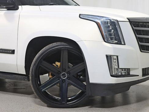 Used 2016 Cadillac Escalade Premium image 5