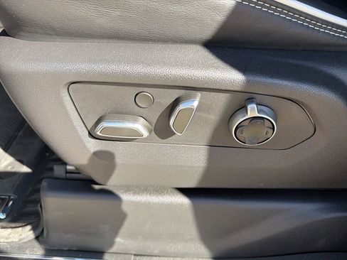 Used 2025 GMC Sierra 1500 AT4X image 18