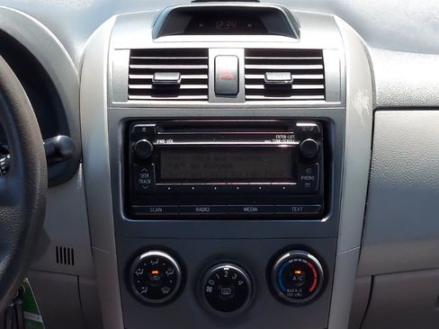 Used 2012 Toyota Corolla LE FWD image 13