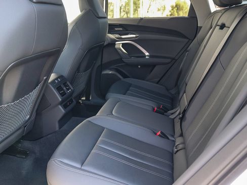 Used 2025 Audi Q5 Premium Plus w/ Premium Plus AWD/4WD image 19