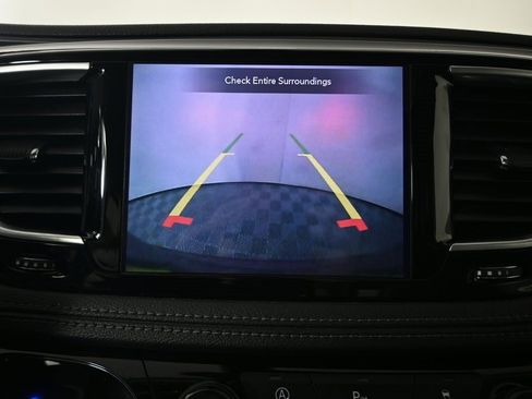 Used 2020 Chrysler Pacifica Limited image 33