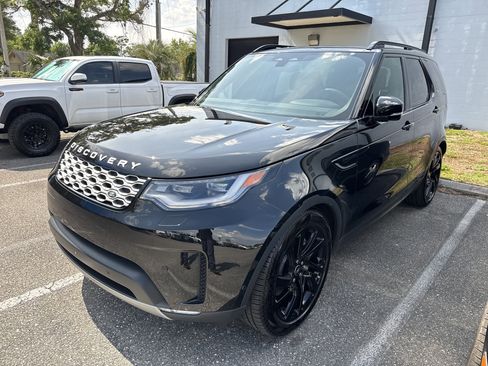 Certified 2025 Land Rover Discovery S AWD/4WD image 2