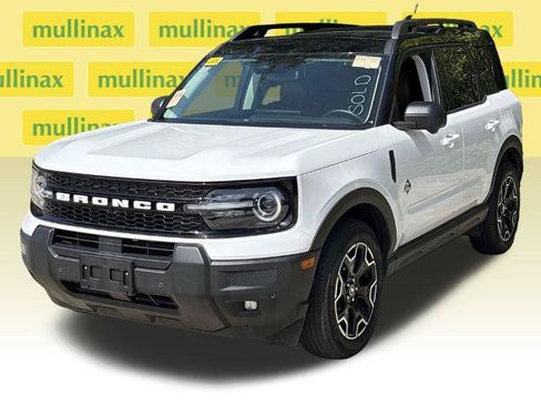 Certified 2025 Ford Bronco Sport Outer Banks w/ Outer Banks Tech Package+ AWD/4WD image 14