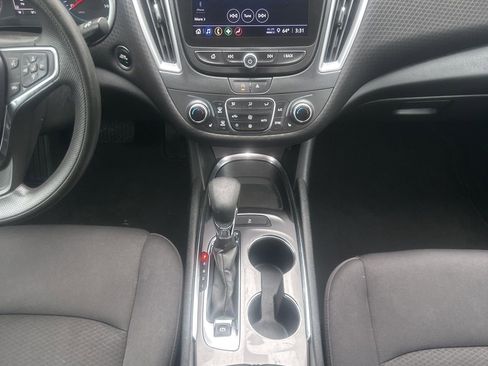Used 2023 Chevrolet Malibu LT FWD image 18