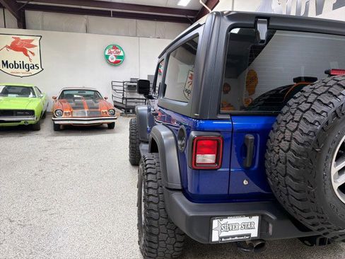 Used 2018 Jeep Wrangler Sport image 9