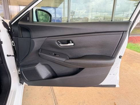 Used 2024 Nissan Sentra SV FWD image 34