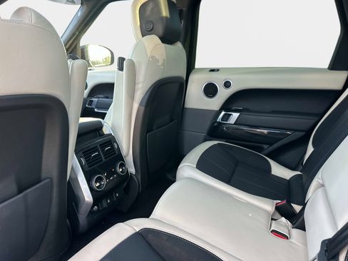 Used 2020 Land Rover Range Rover Sport HST image 14