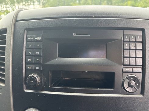 Used 2016 Mercedes-Benz Sprinter 144 Cargo image 33