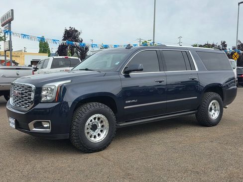 Used 2019 GMC Yukon XL Denali w/ Denali Ultimate Package AWD/4WD image 1