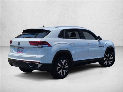 Certified 2023 Volkswagen Atlas Cross Sport SE FWD image 5