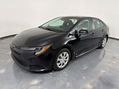 Used 2024 Toyota Corolla LE FWD image 6