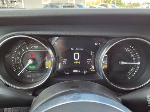 Used 2021 Jeep Wrangler Unlimited Rubicon 4xe w/ Cold Weather Group AWD/4WD image 39