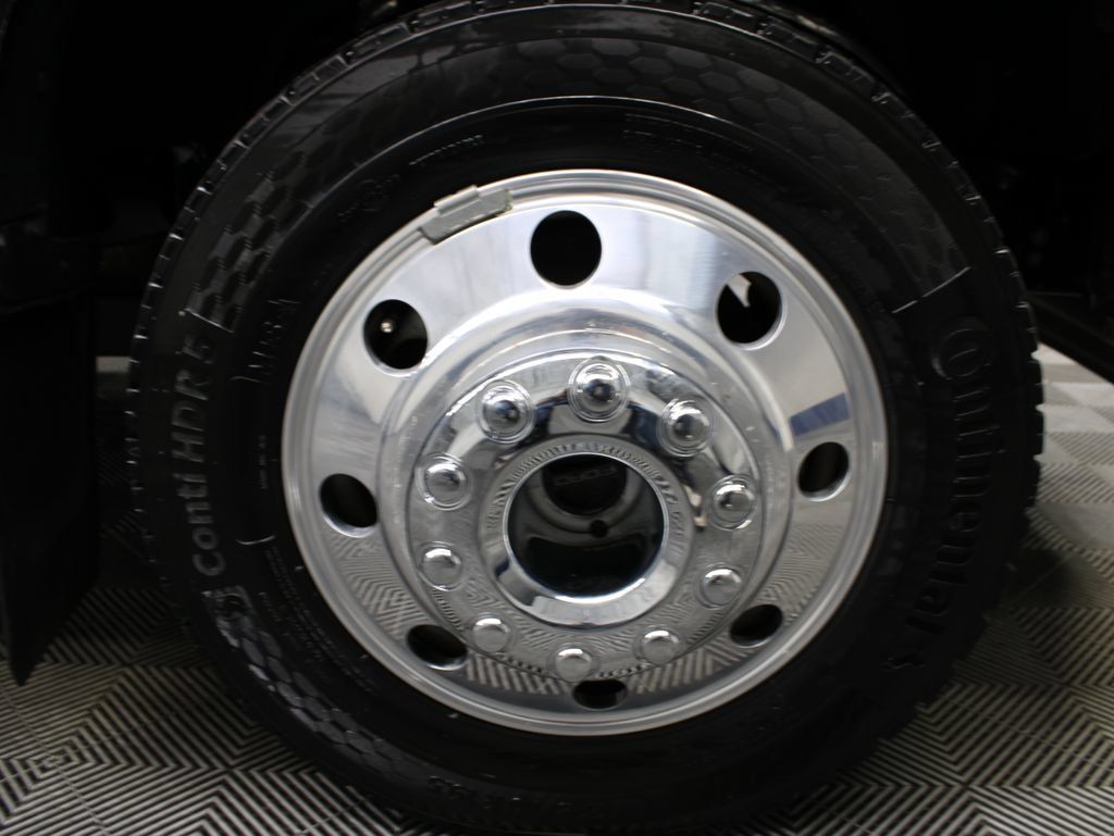 Used 2026 Ford F450 Platinum AWD/4WD image 13