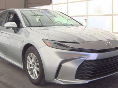 Used 2025 Toyota Camry LE w/ Convenience Package FWD image 2