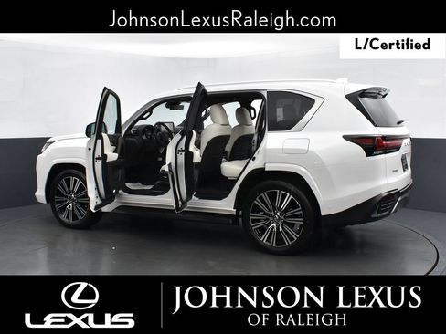 Used 2025 Lexus LX 700h Luxury AWD/4WD image 29