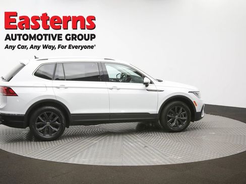 Used 2024 Volkswagen Tiguan SE image 43