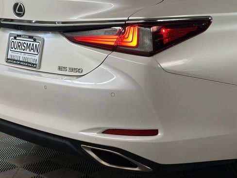 Used 2019 Lexus ES 350 Ultra Luxury w/ Accessory Package 2 FWD image 8