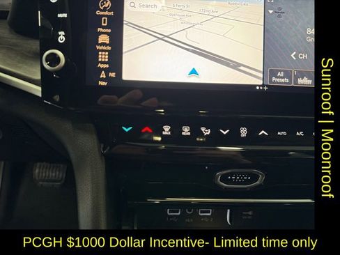 New 2026 Jeep Grand Cherokee Laredo image 3