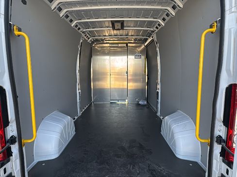 Used 2025 RAM ProMaster 2500 w/ Convenience Group image 22