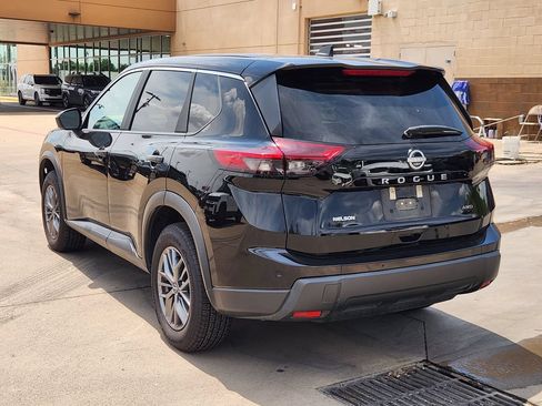 Used 2025 Nissan Rogue S AWD/4WD image 6