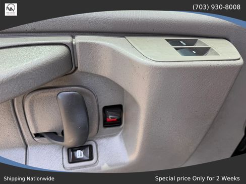Used 2015 Chevrolet Express 2500 w/ Chrome Appearance Package RWD image 17