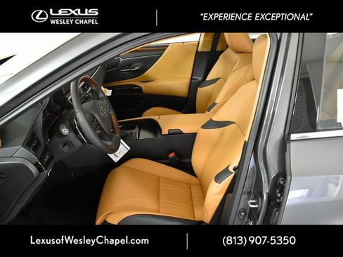New 2025 Lexus ES 350 Ultra Luxury image 7